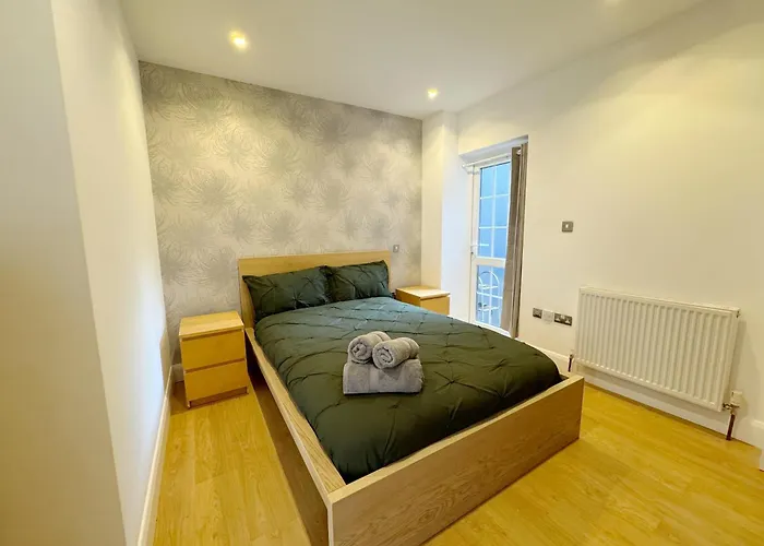 Budget Double Room In Acton, Near Central London & Heathrow