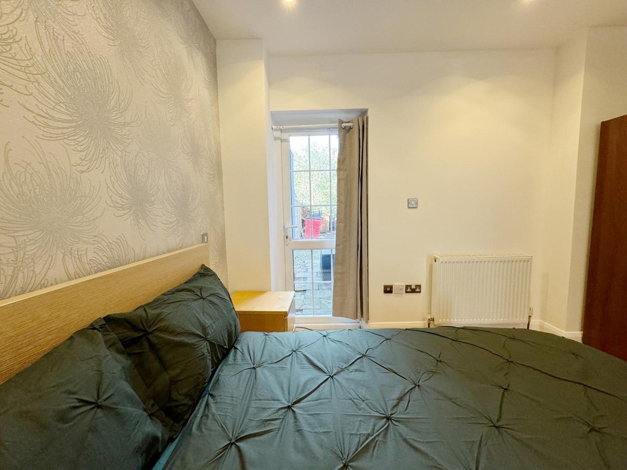 Budget Double In Acton, Near & Heathrow Privatunterkunft