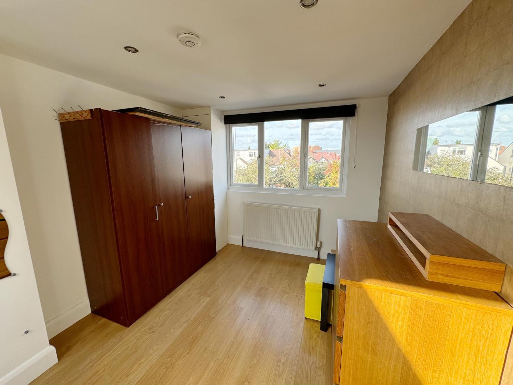 Budget Double In Acton, Near & Heathrow Londra