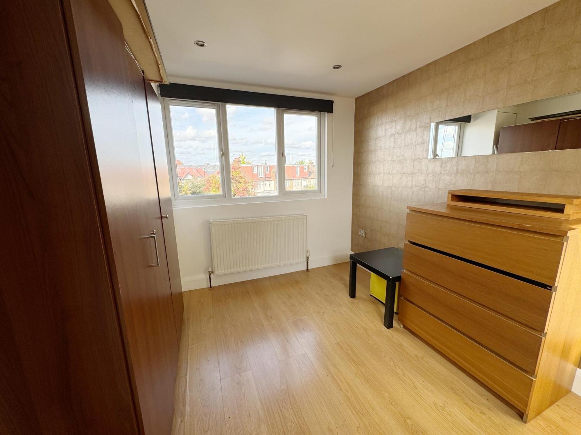 Budget Double In Acton, Near & Heathrow Londra